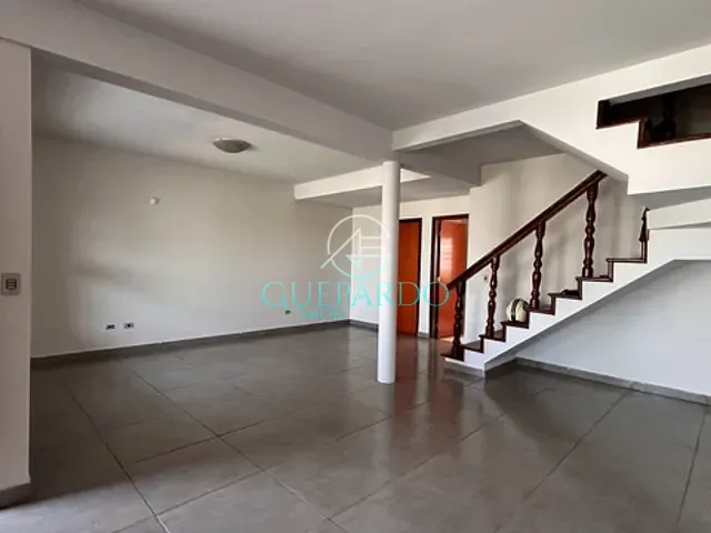 Casa com 200m² 3 quartos e 3 banheiros, à venda, no bairro Portal de Versalhes 2 em Londrina