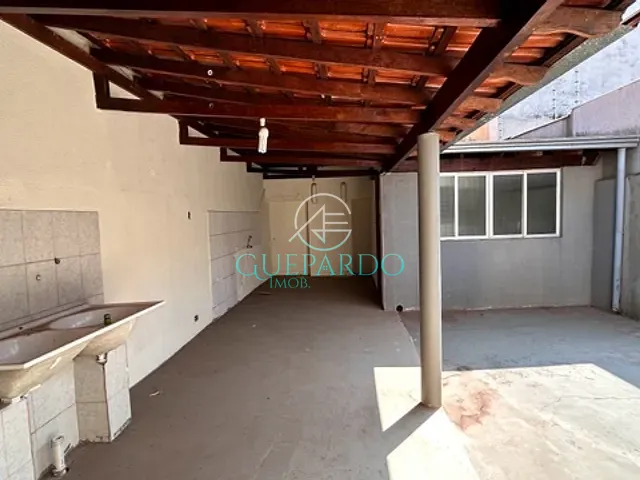 Casa com 200m² 3 quartos e 3 banheiros, à venda, no bairro Portal de Versalhes 2 em Londrina