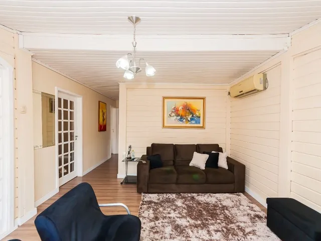 Casa com 365m² 4 quartos e 4 banheiros, à venda, no bairro Orleans em Curitiba