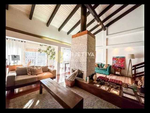 Casa 3 quartos e 4 banheiros, à venda, no bairro Ipanema em Porto Alegre