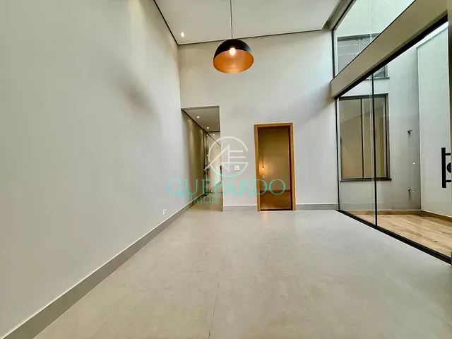 Casa com 180m² 3 quartos e 2 banheiros, à venda, no bairro Jardim Burle Marx em Londrina