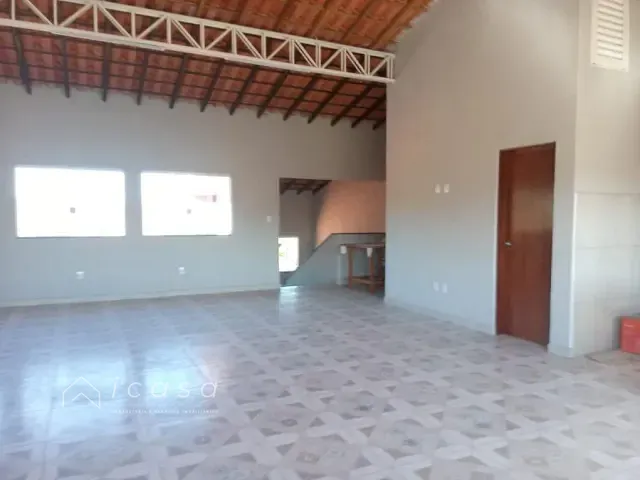 Casa com 250m² 2 quartos e 3 banheiros, à venda, no bairro Vila Menino Jesus em Caçapava