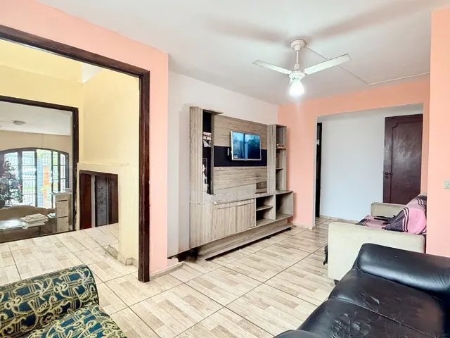 Casa com 510m² 5 quartos e 3 banheiros, à venda, no bairro São Lourenço em Curitiba