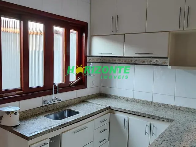 Casa com 150m² 2 quartos e 3 banheiros, à venda, no bairro Bosque dos Ipês em São José dos Campos