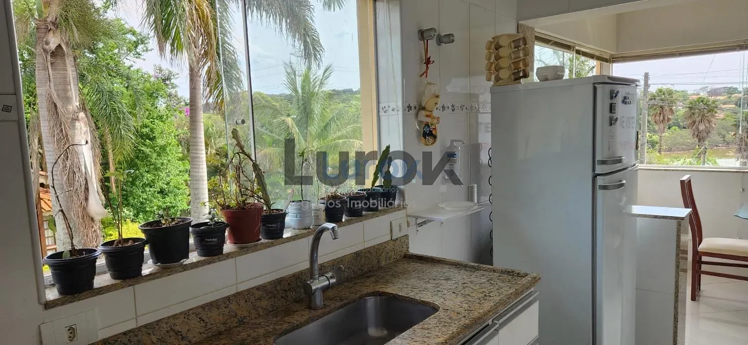 Casa, 3 quartos, 242 m² - Foto 9
