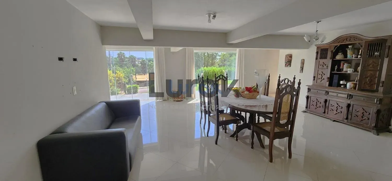 Casa, 3 quartos, 242 m² - Foto 4