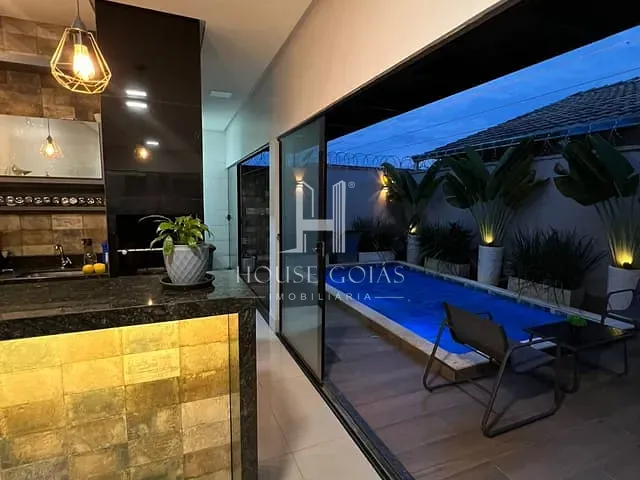 Casa com 196m² 3 quartos e 3 banheiros, à venda, no bairro Mansões Paraíso em Aparecida de Goiânia