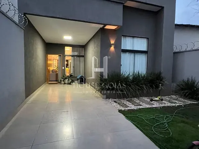 Casa com 196m² 3 quartos e 3 banheiros, à venda, no bairro Mansões Paraíso em Aparecida de Goiânia