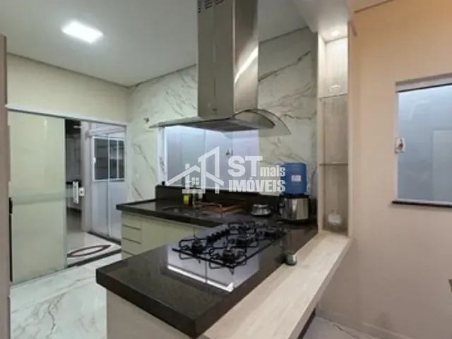 Casa com 300m² 3 quartos e 3 banheiros, à venda, no bairro Jardim Mantiqueira II em Andradas