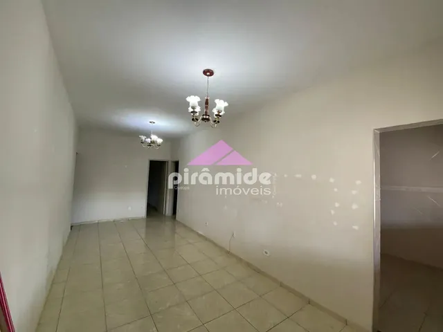 Casa com 250m² 4 quartos e 3 banheiros, para alugar, no bairro Jardim Satélite em São José Dos Campos