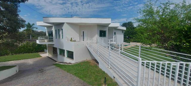 Casa com 1572m² 4 quartos e 5 banheiros, à venda, no bairro Nossa Senhora do Perpétuo Socorro em Pindamonhangaba