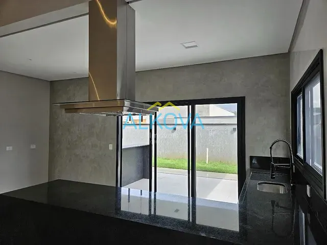 Casa com 300m² 3 quartos e 4 banheiros, à venda, no bairro Condomínio Terras do Vale em Caçapava