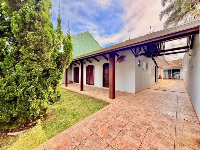 Casa com 348m² 4 quartos e 3 banheiros, à venda, no bairro São Braz em Curitiba