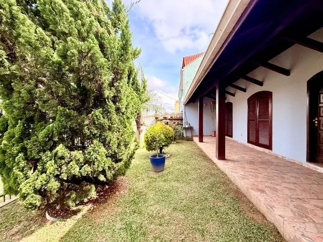 Casa com 348m² 4 quartos e 3 banheiros, à venda, no bairro São Braz em Curitiba
