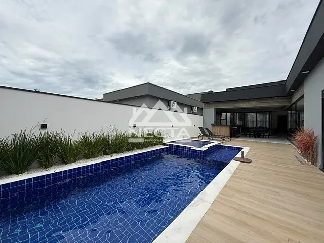 Casa com 400m² 4 quartos e 1 banheiro, à venda, no bairro Mar Verde em Caraguatatuba