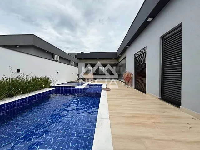 Casa com 400m² 4 quartos e 1 banheiro, à venda, no bairro Mar Verde em Caraguatatuba