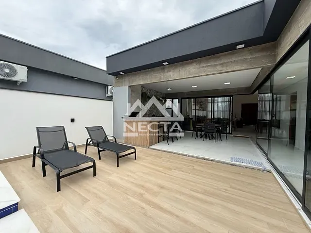 Casa com 400m² 4 quartos e 1 banheiro, à venda, no bairro Mar Verde em Caraguatatuba