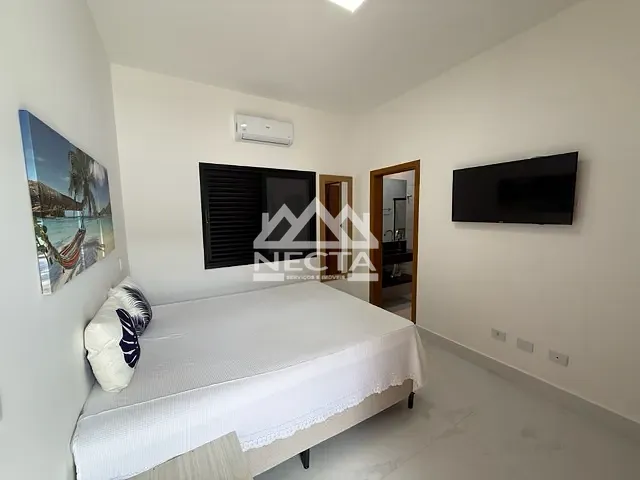 Casa com 400m² 4 quartos e 1 banheiro, à venda, no bairro Mar Verde em Caraguatatuba