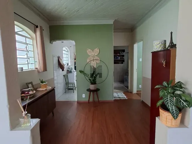 Casa 2 quartos e 3 banheiros, à venda, no bairro Centro em Guaratinguetá