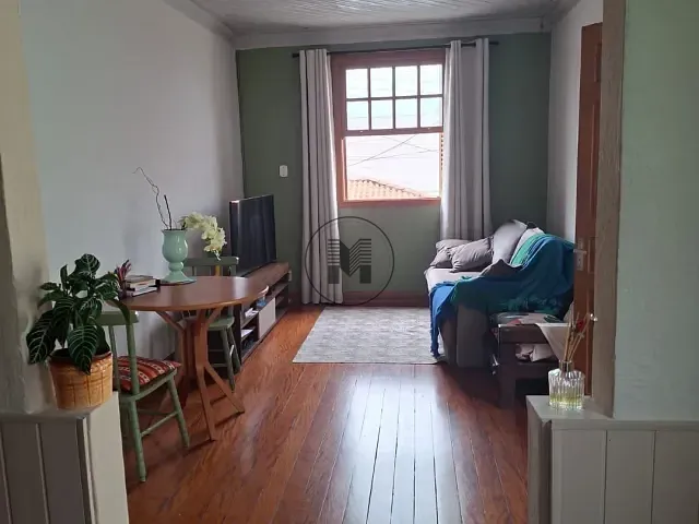 Casa 2 quartos e 3 banheiros, à venda, no bairro Centro em Guaratinguetá