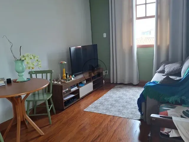 Casa 2 quartos e 3 banheiros, à venda, no bairro Centro em Guaratinguetá