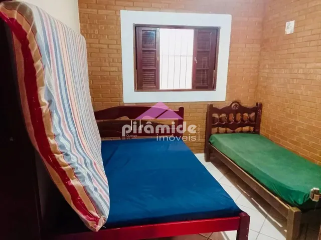 Casa com 250m² 3 quartos e 2 banheiros, à venda, no bairro Martim de Sá em Caraguatatuba