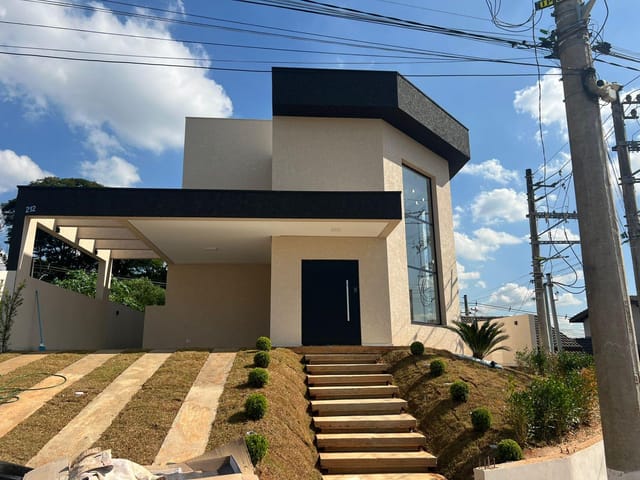 Casa com 280m² 4 quartos e 6 banheiros, à venda, no bairro Quinta dos Angicos em Cotia