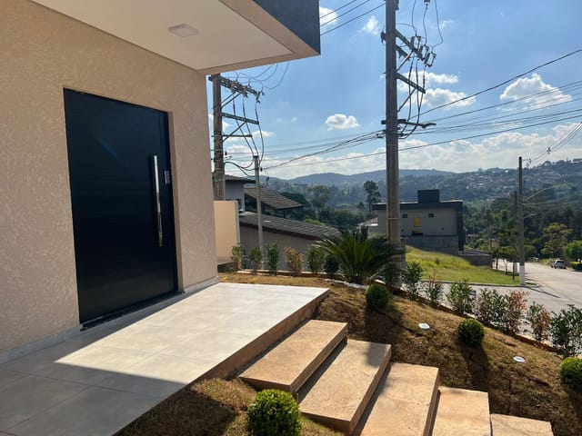 Casa com 280m² 4 quartos e 6 banheiros, à venda, no bairro Quinta dos Angicos em Cotia
