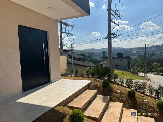 Casa com 280m² 4 quartos e 6 banheiros, à venda, no bairro Quinta dos Angicos em Cotia
