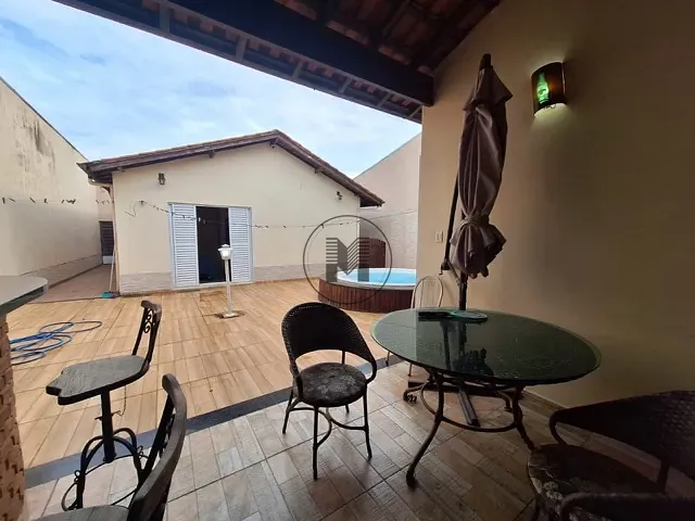 Casa com 360m² 3 quartos e 3 banheiros, para alugar, no bairro Residencial Village Santana em Guaratinguetá