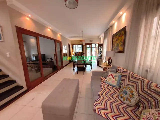 Casa 4 quartos e 3 banheiros, à venda, no bairro Urbanova V em São José dos Campos