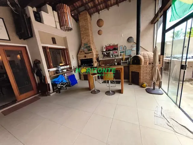 Casa 4 quartos e 3 banheiros, à venda, no bairro Urbanova V em São José dos Campos