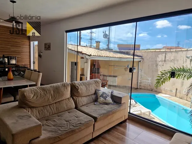 Casa com 220m² 3 quartos e 2 banheiros, à venda, no bairro Parque Residencial Maria Elmira em Caçapava
