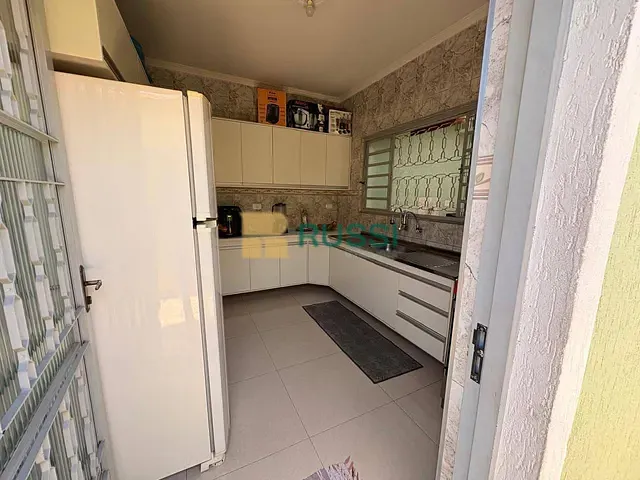 Casa 3 quartos e 2 banheiros, à venda, no bairro Bosque dos Eucaliptos em São José dos Campos