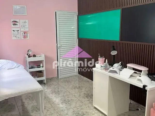 Casa com 151m² 3 quartos e 2 banheiros, à venda, no bairro Conjunto Residencial Trinta e Um de Março em São José Dos Campos