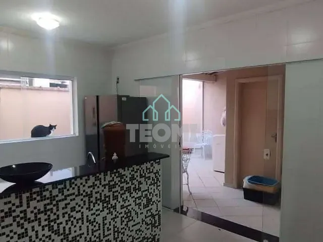 Casa 3 quartos e 3 banheiros, à venda ou para alugar, no bairro Centro em Taubaté