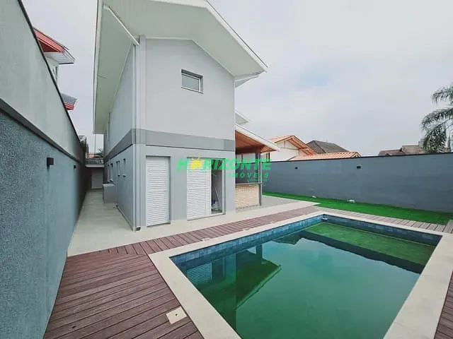 Casa com 264m² 3 quartos e 5 banheiros, à venda, no bairro Urbanova em São José dos Campos