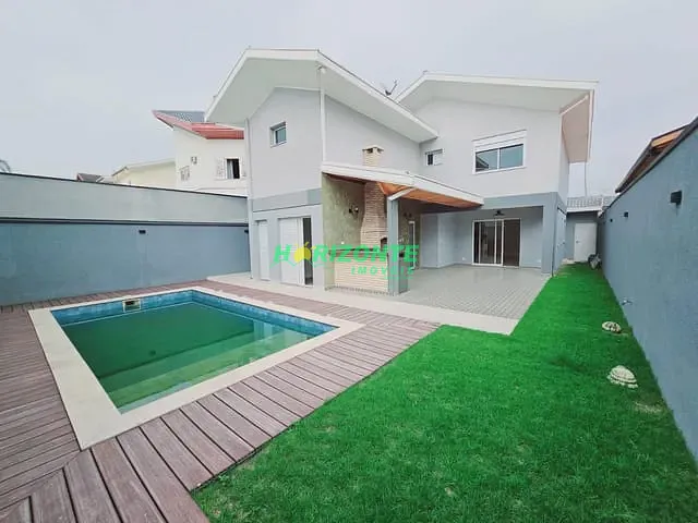 Casa com 264m² 3 quartos e 5 banheiros, à venda, no bairro Urbanova em São José dos Campos