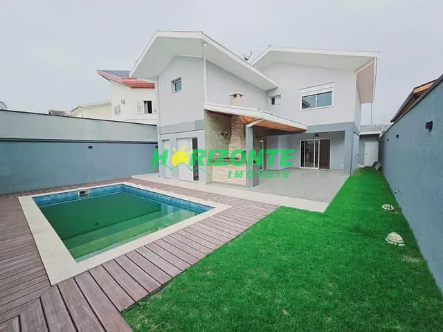 Casa com 264m² 3 quartos e 5 banheiros, à venda, no bairro Urbanova em São José dos Campos