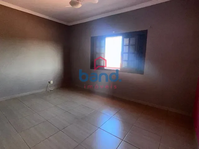 Casa 4 quartos e 3 banheiros, para alugar, no bairro Centro em Porto Feliz