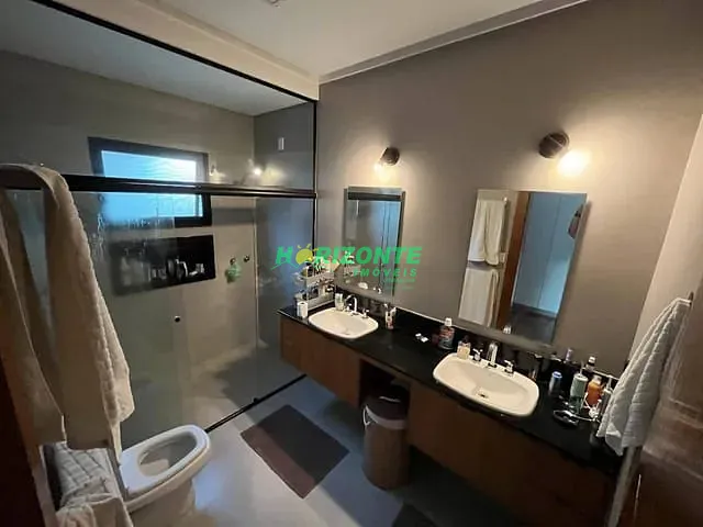 Casa com 250m² 3 quartos e 4 banheiros, à venda, no bairro Urbanova em São José dos Campos