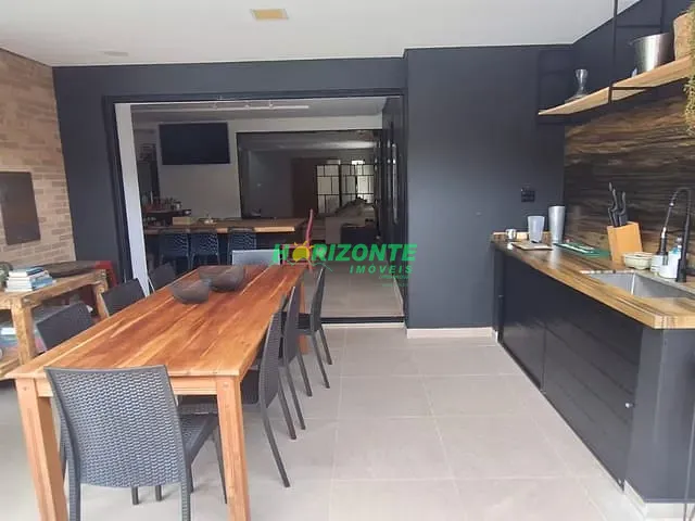 Casa com 250m² 3 quartos e 4 banheiros, à venda, no bairro Urbanova em São José dos Campos