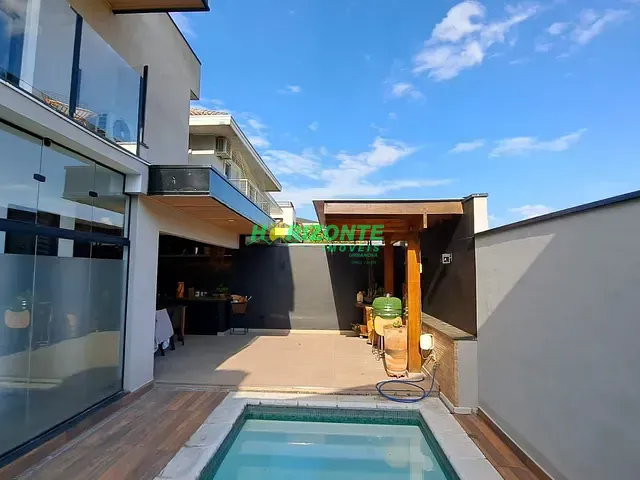 Casa com 250m² 3 quartos e 4 banheiros, à venda, no bairro Urbanova em São José dos Campos