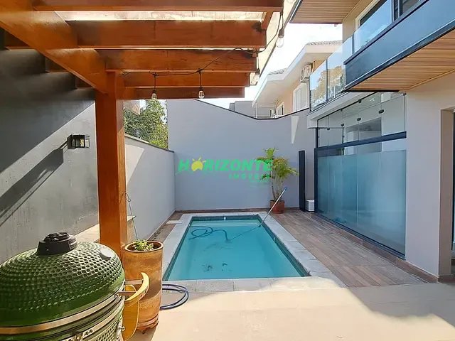 Casa com 250m² 3 quartos e 4 banheiros, à venda, no bairro Urbanova em São José dos Campos