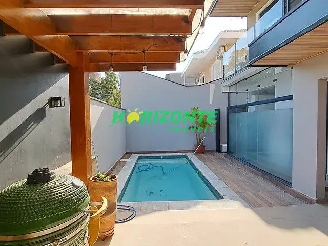 Casa com 250m² 3 quartos e 4 banheiros, à venda, no bairro Urbanova em São José dos Campos