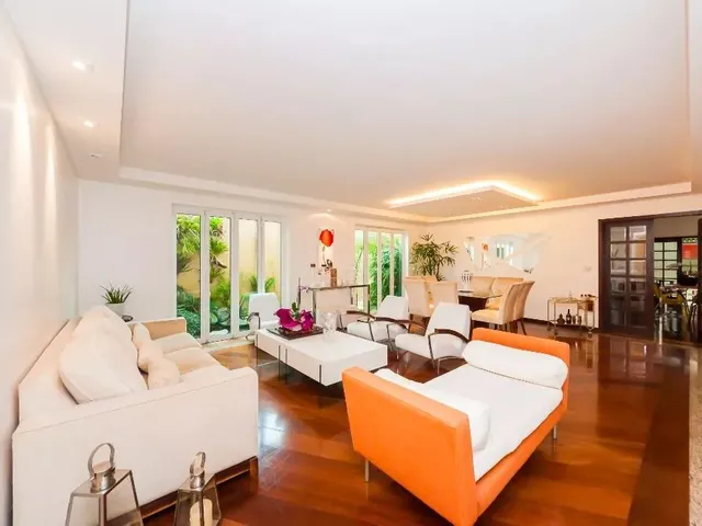 Casa com 725m² 3 quartos e 4 banheiros, para alugar, no bairro Santa Felicidade em Curitiba