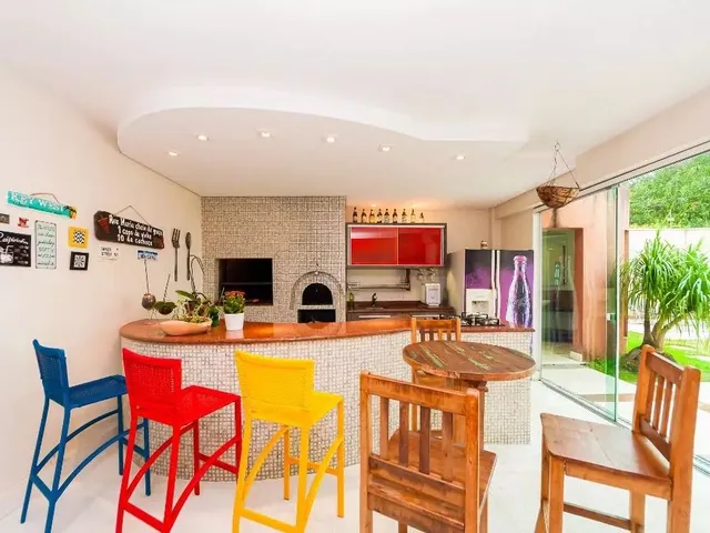 Casa com 725m² 3 quartos e 4 banheiros, para alugar, no bairro Santa Felicidade em Curitiba