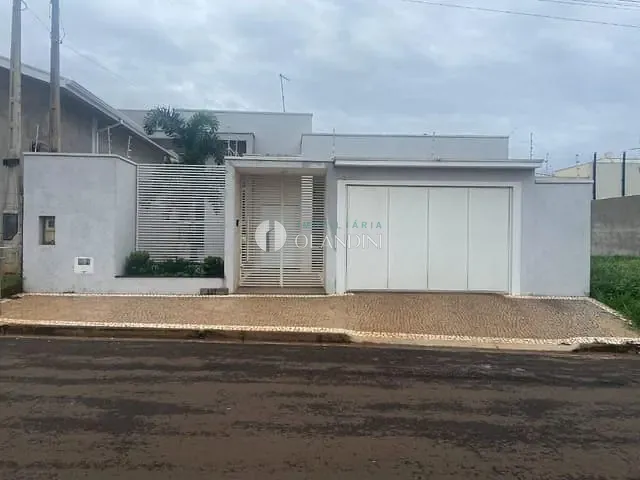Casa com 311m² 2 quartos e 2 banheiros, à venda, no bairro Rota das Flores em Artur Nogueira