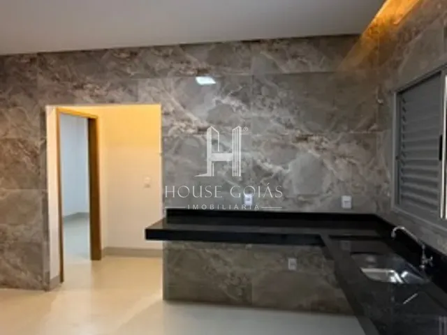 Casa com 300m² 3 quartos e 3 banheiros, à venda, no bairro Residencial Brisas da Mata em Goiânia