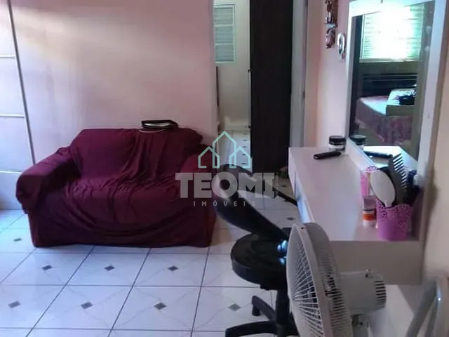 Casa 2 quartos e 1 banheiro, à venda, no bairro São Gonçalo em Taubaté